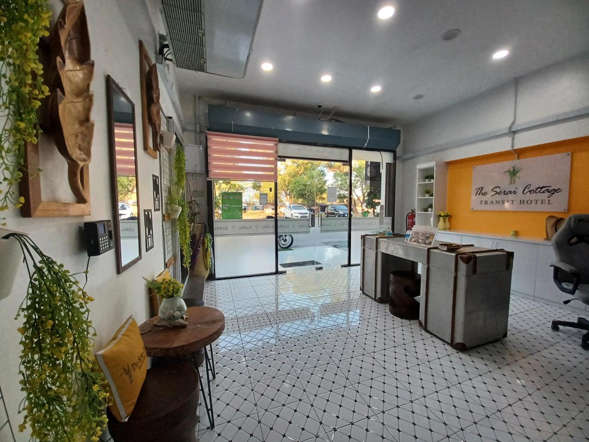 The Serai Cottage Transit Hotel กัมปงกองบาดัค ภายนอก รูปภาพ